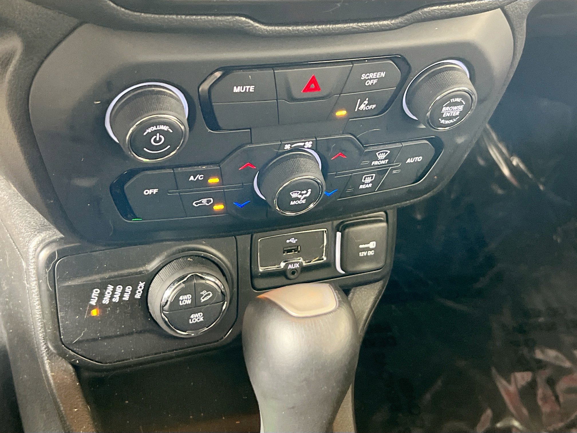 Used 2022 Jeep Renegade Trailhawk AWD/4WD image 16