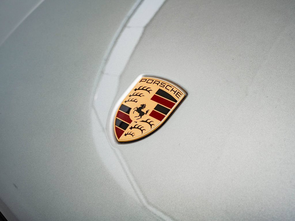 Certified 2025 Porsche Macan AWD/4WD image 17