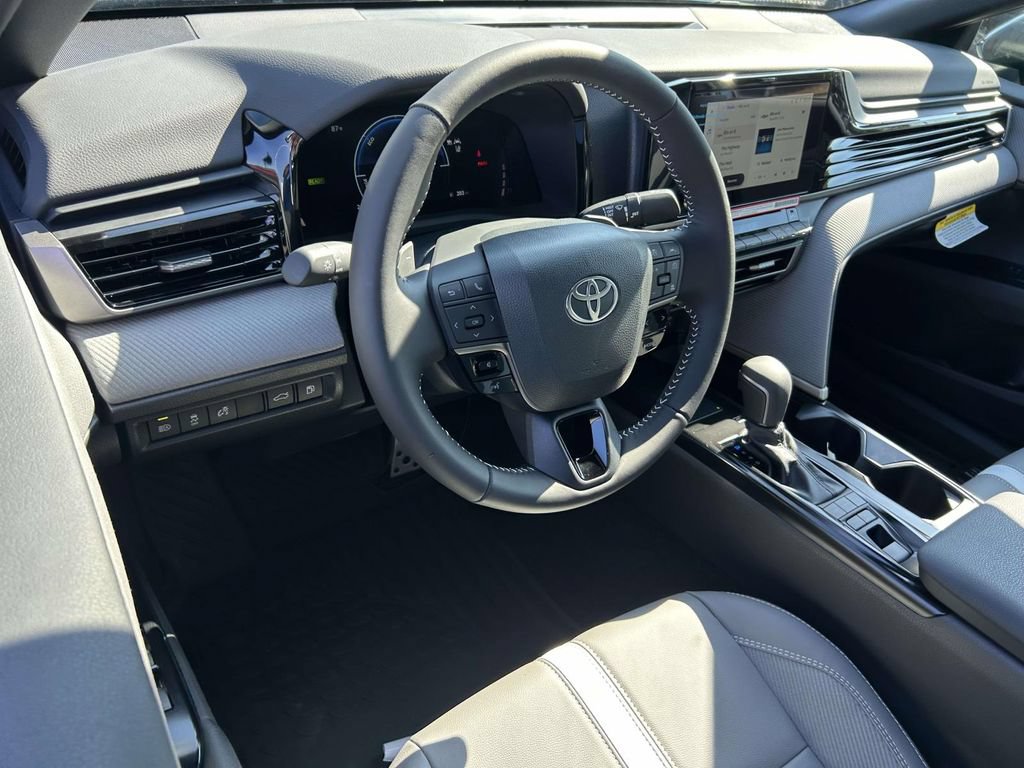 New 2026 Toyota Camry Hybrid FWD image 12