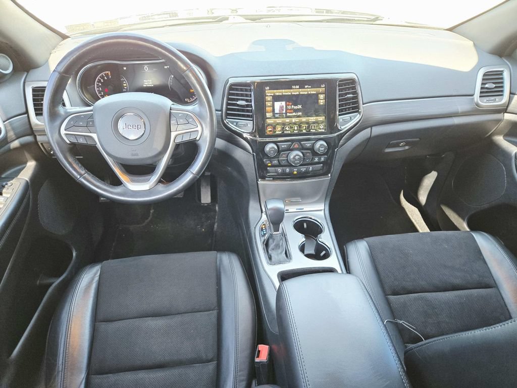 Certified 2021 Jeep Grand Cherokee Laredo X AWD/4WD image 9