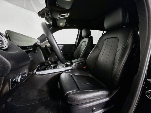 Used 2020 Mercedes-Benz GLB 250 4MATIC image 22