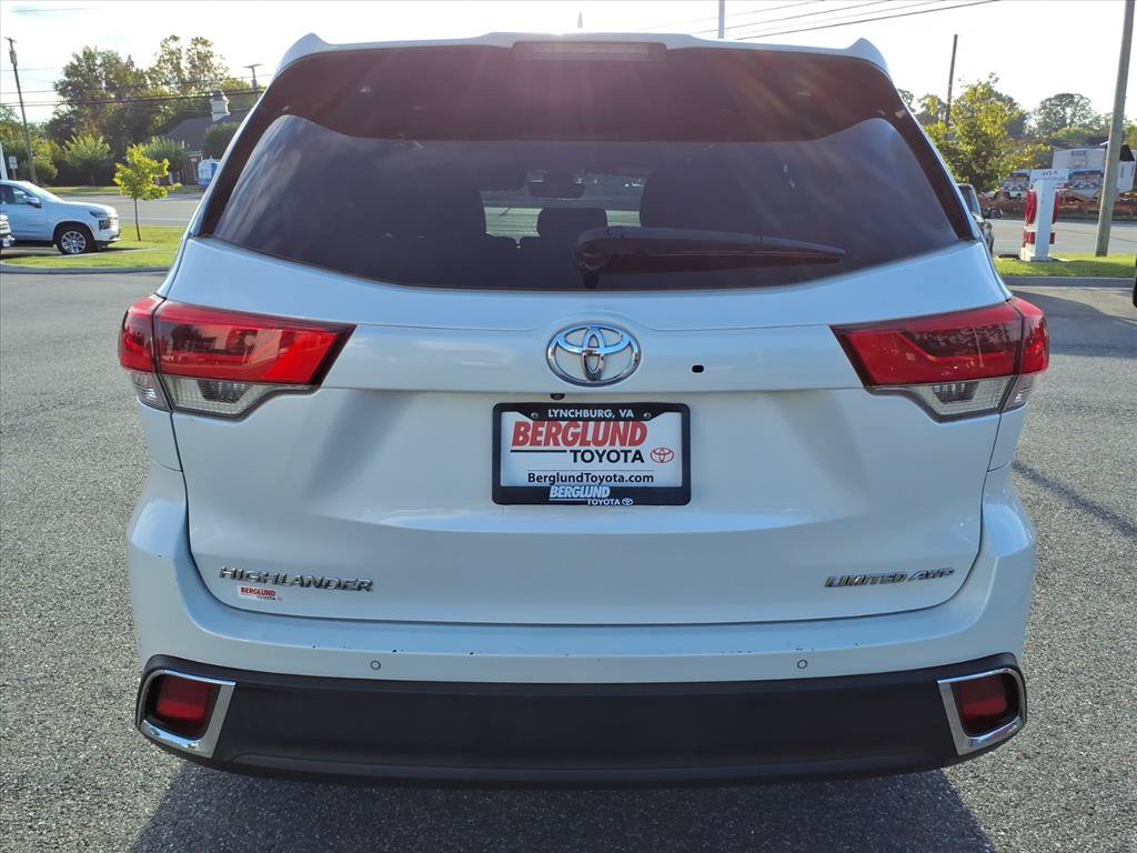 Used 2019 Toyota Highlander Limited AWD/4WD image 11