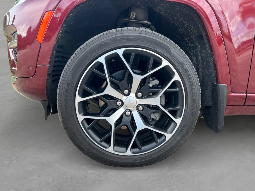 Used 2024 Jeep Grand Cherokee Summit AWD/4WD image 9