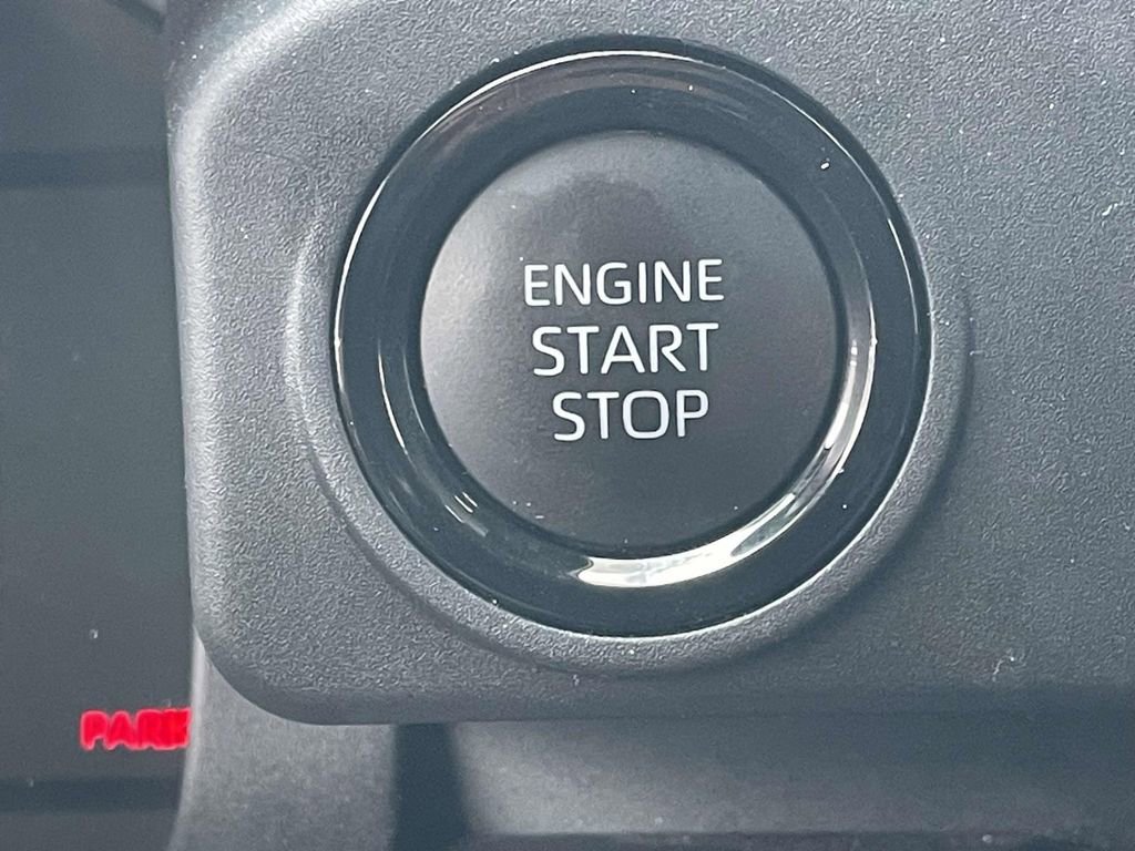 Used 2025 Toyota Tacoma SR5 image 30