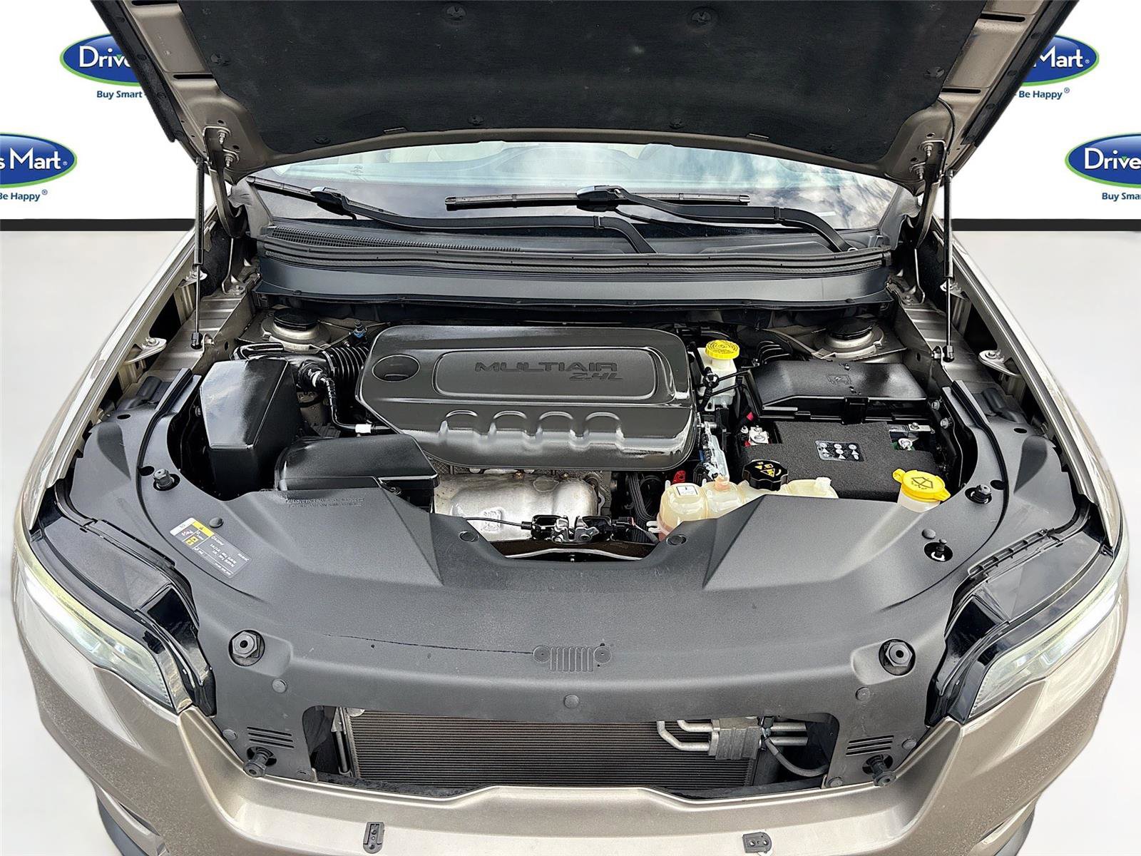 Used 2019 Jeep Cherokee Latitude w/ Popular Appearance Group image 30