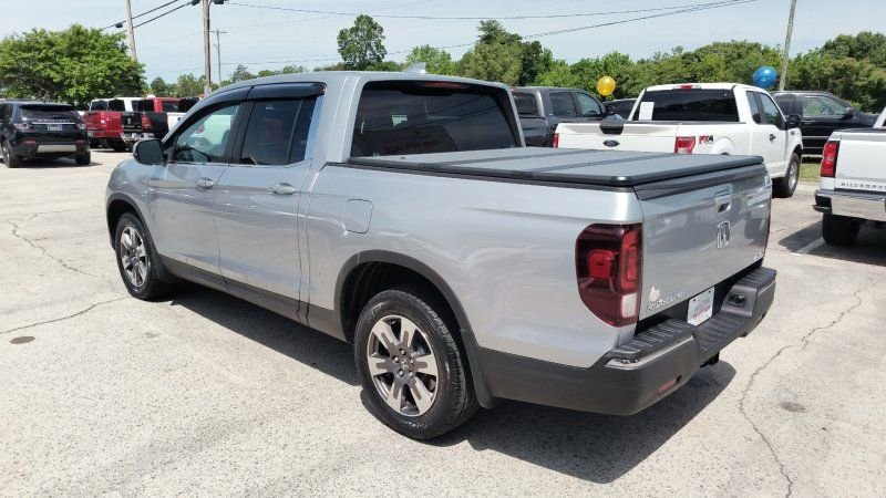 Used 2017 Honda Ridgeline RTL-T image 3