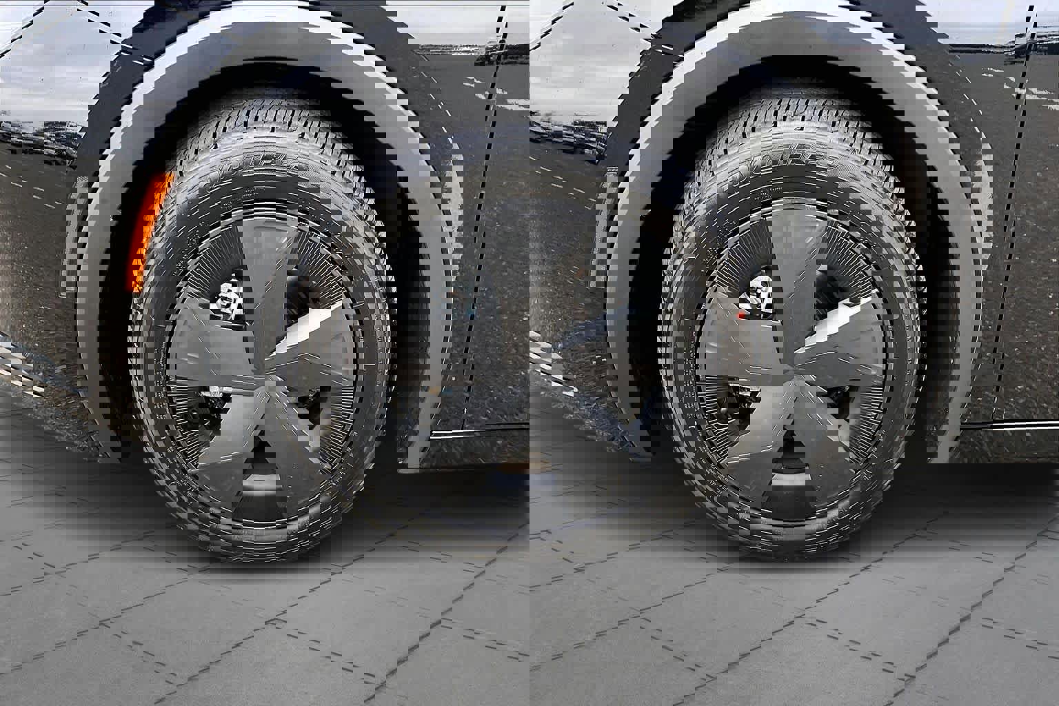 Used 2024 Toyota Prius LE image 10