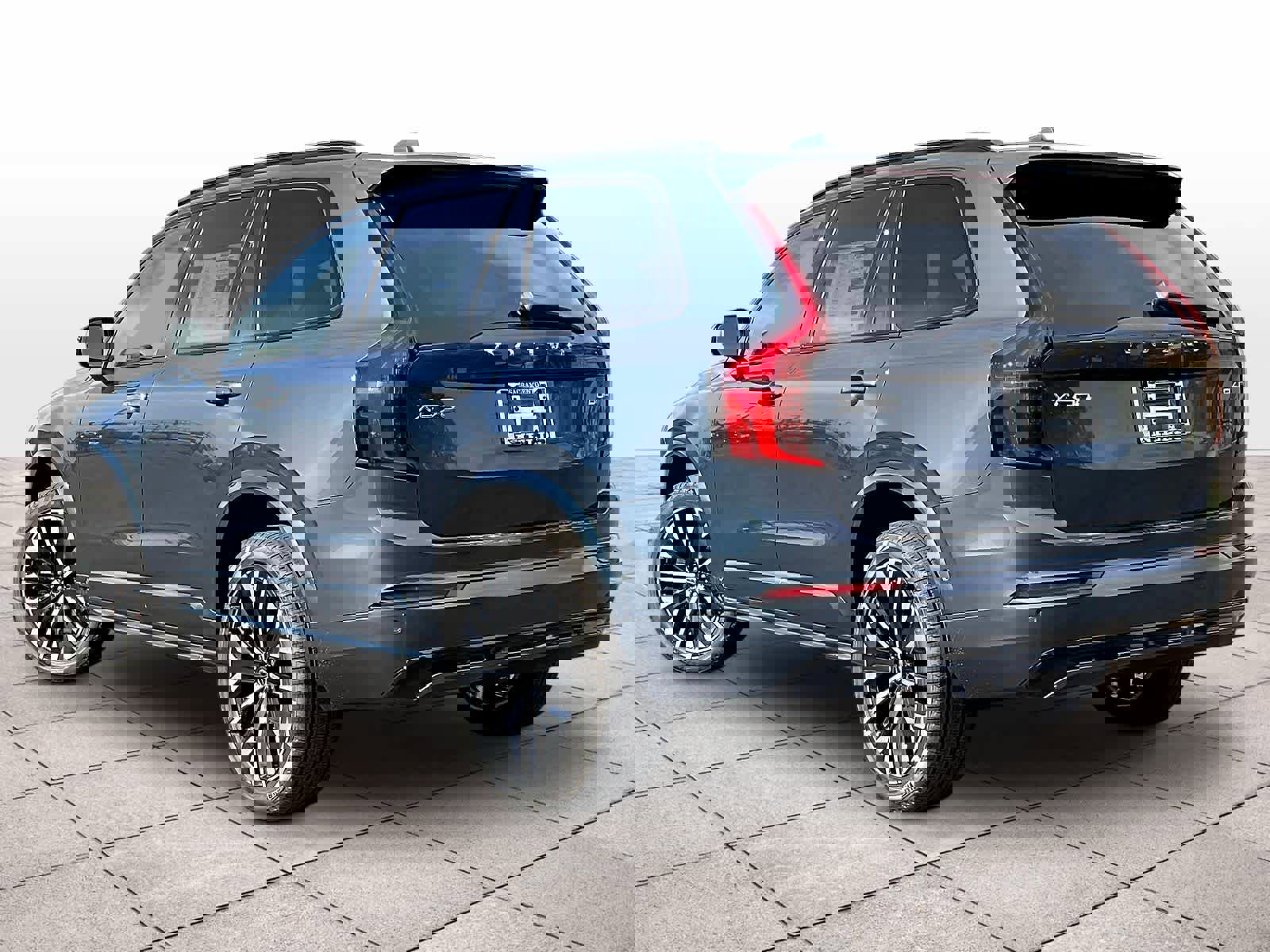 New 2026 Volvo XC90 B6 Ultra w/ Protection Package image 3