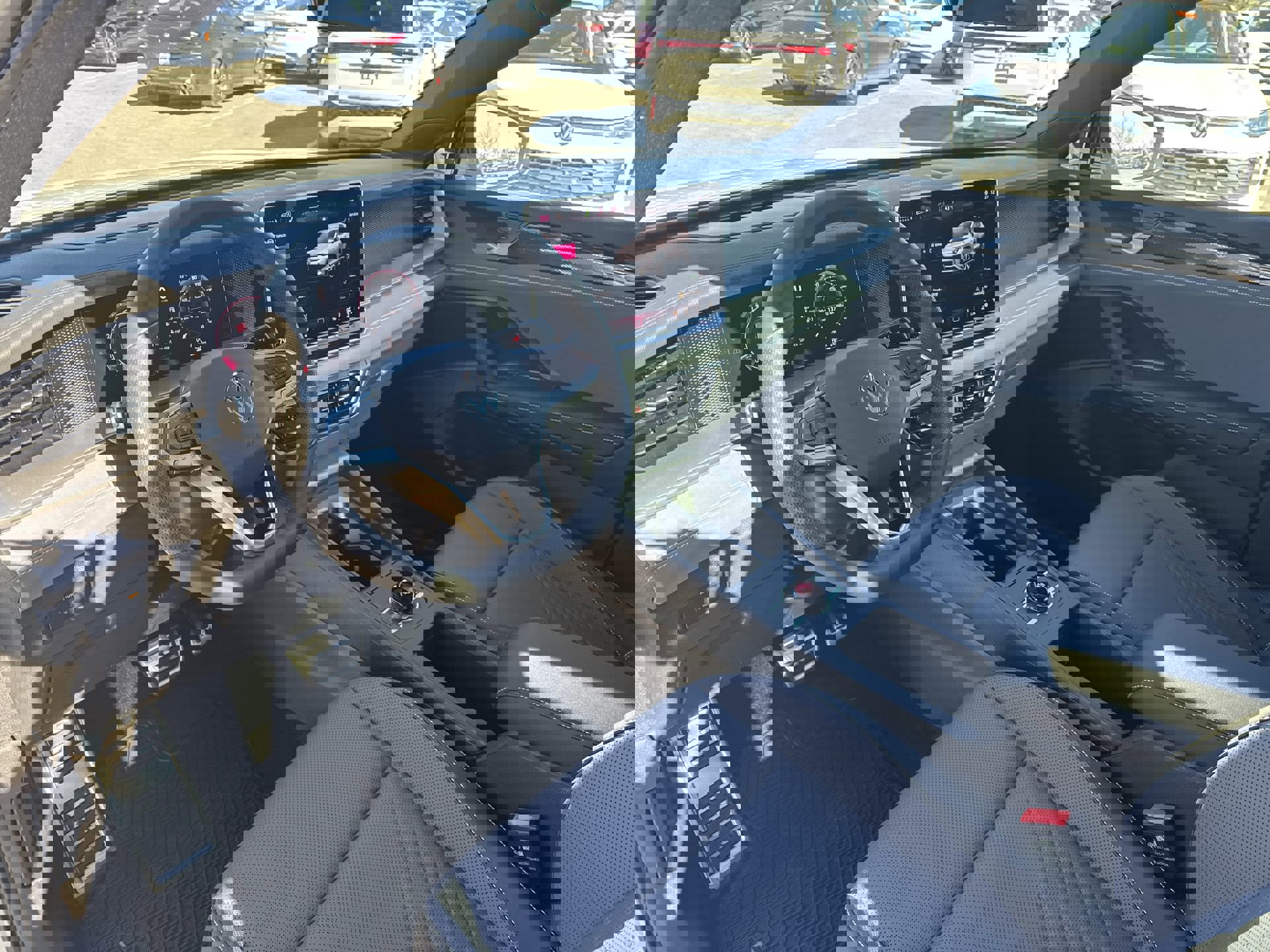 New 2026 Volkswagen Tiguan SE R-Line image 10