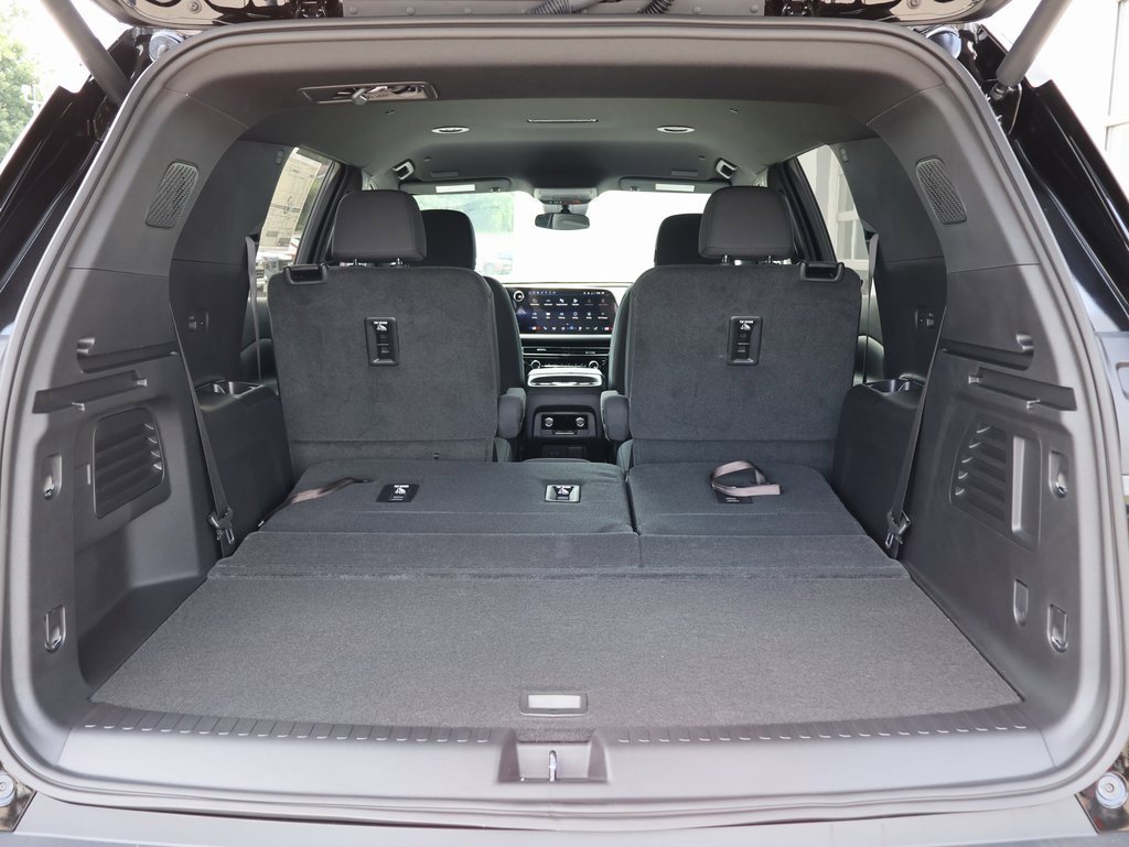 New 2025 Chevrolet Traverse LT w/ Driver Confidence Package image 30