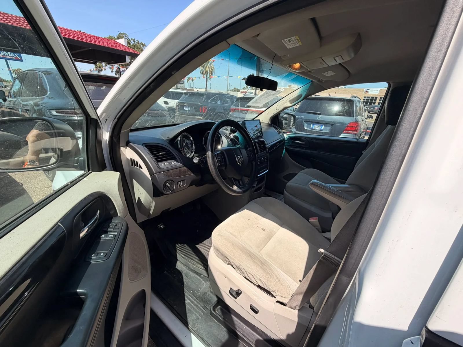 Used 2014 RAM C/V Tradesman FWD image 6