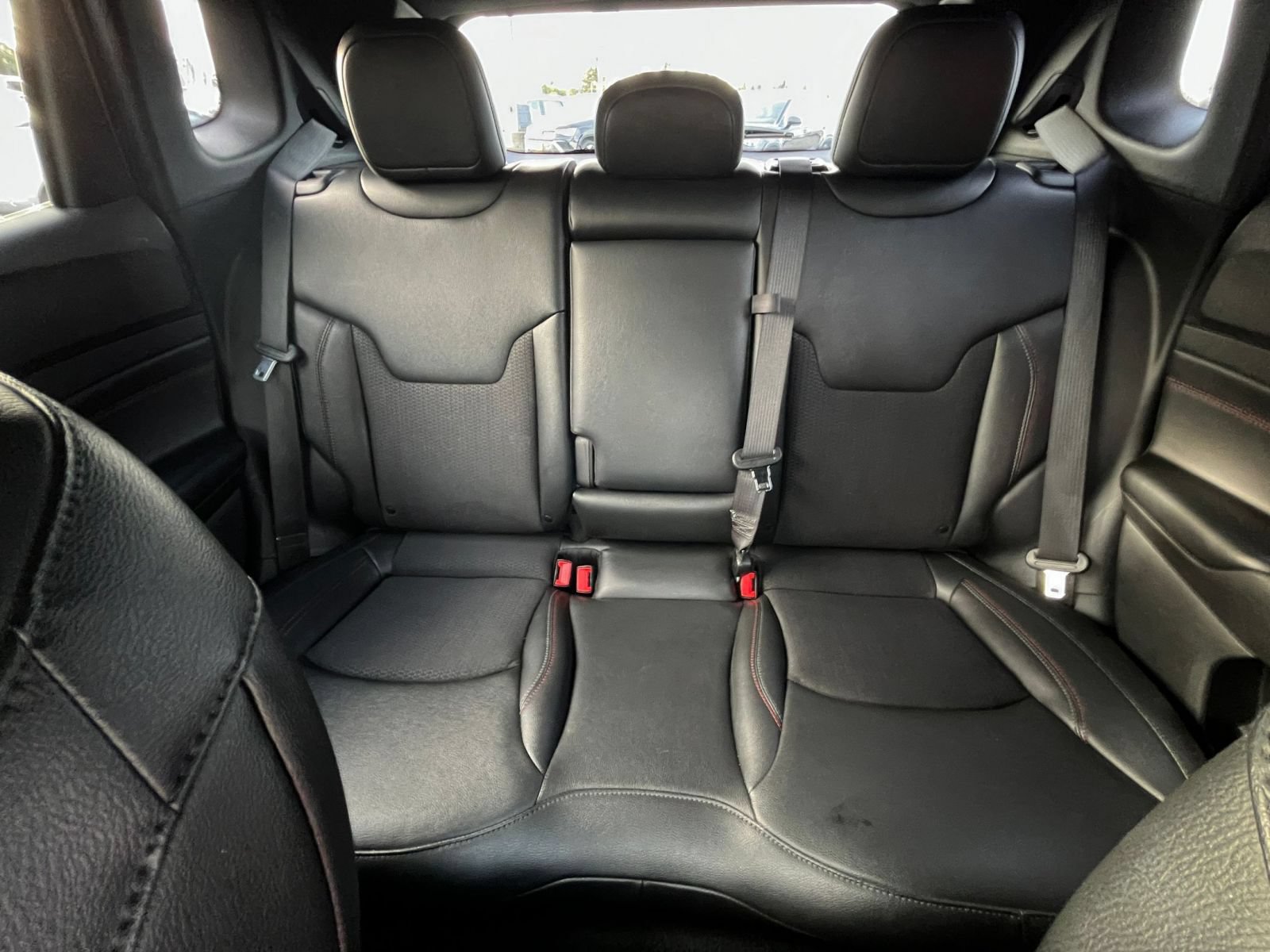 Used 2025 Jeep Compass Trailhawk AWD/4WD image 37