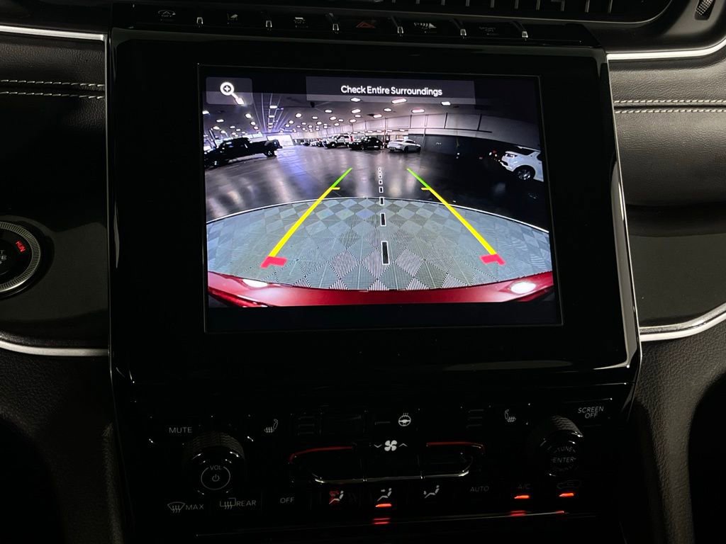 Used 2023 Jeep Grand Cherokee Laredo w/ Luxury Tech Group I image 16