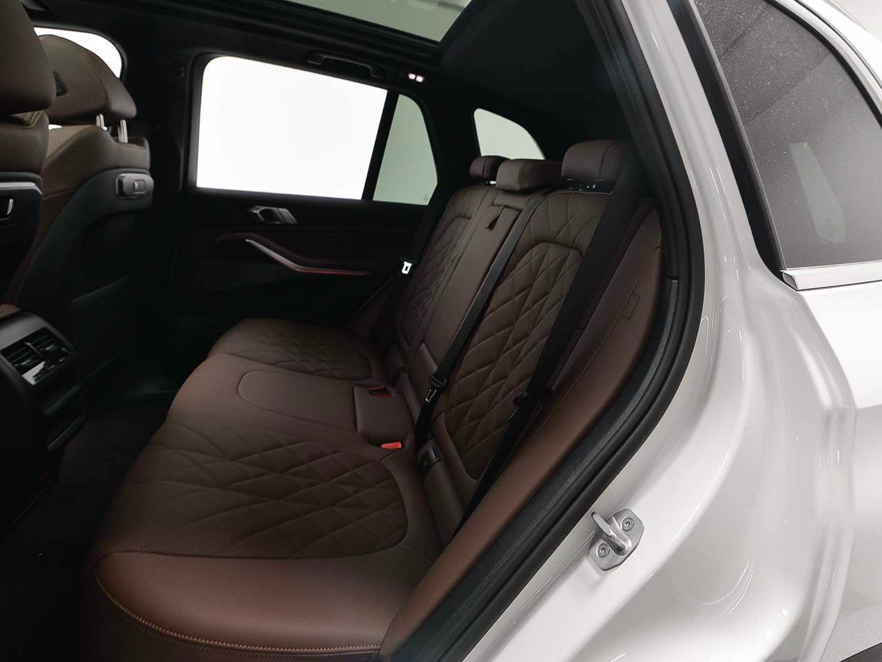 Used 2026 BMW X5 xDrive40i w/ Premium Package AWD/4WD image 11