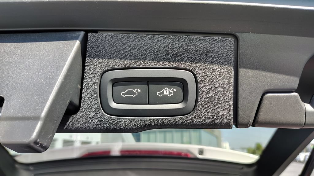 New 2026 Volvo XC60 B5 Plus w/ Climate Package AWD/4WD image 30