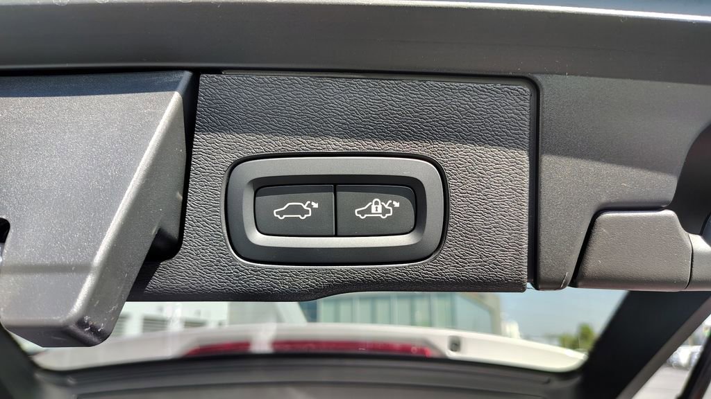 New 2026 Volvo XC60 B5 Plus w/ Climate Package AWD/4WD image 30