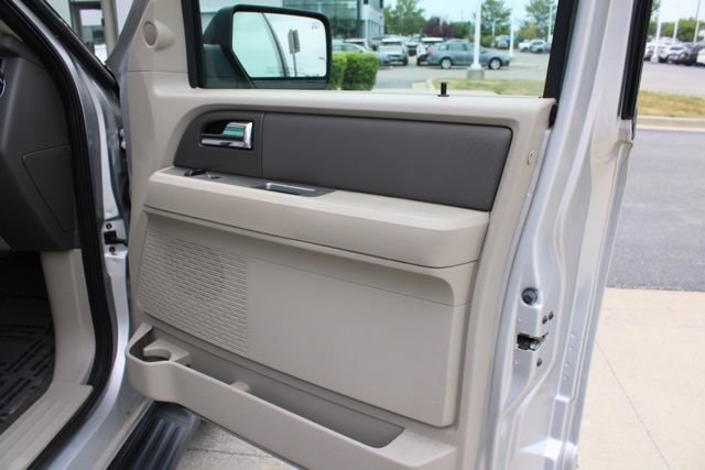 Used 2011 Ford Expedition XLT AWD/4WD image 21