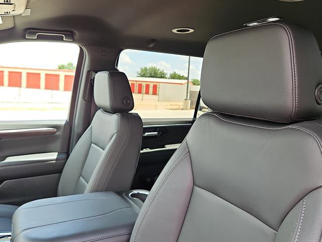 Certified 2025 Chevrolet Suburban LT RWD image 12