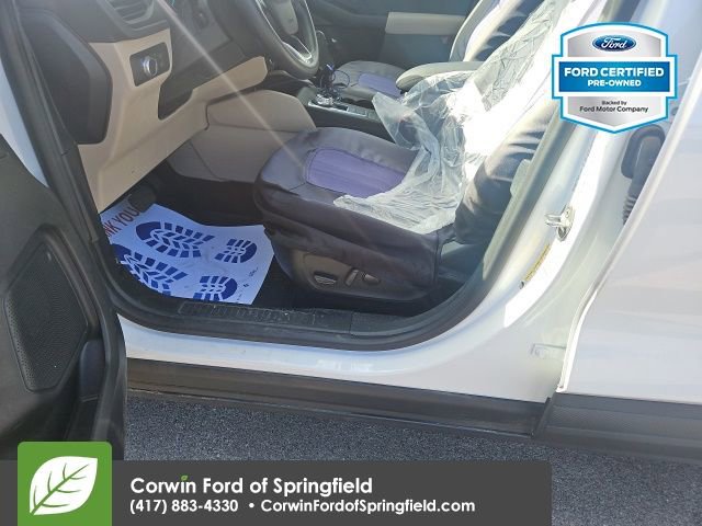 Used 2020 Ford Escape SE image 12