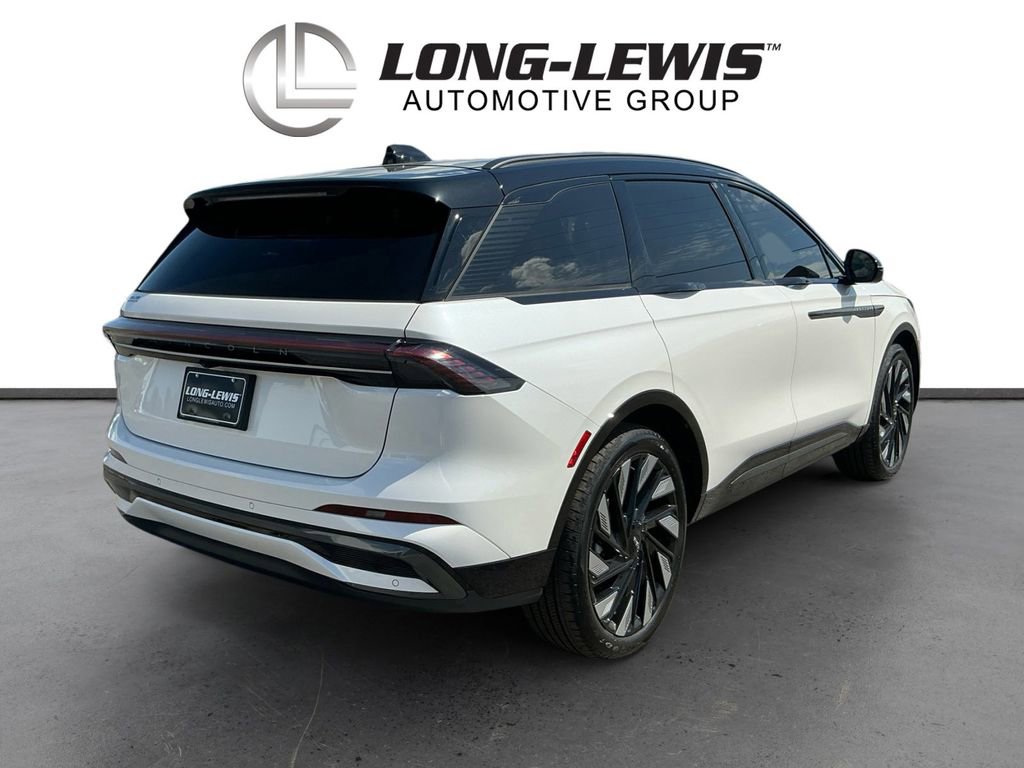 Certified 2025 Lincoln Nautilus Reserve AWD/4WD image 7