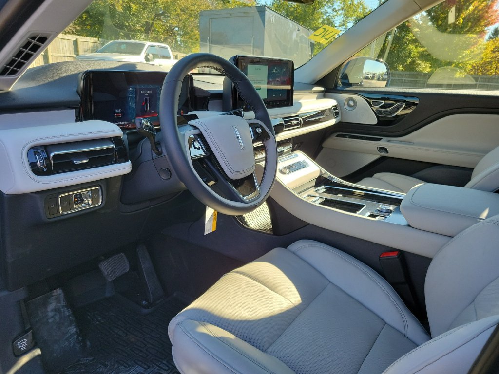 New 2027 Lincoln Aviator Reserve AWD/4WD image 21