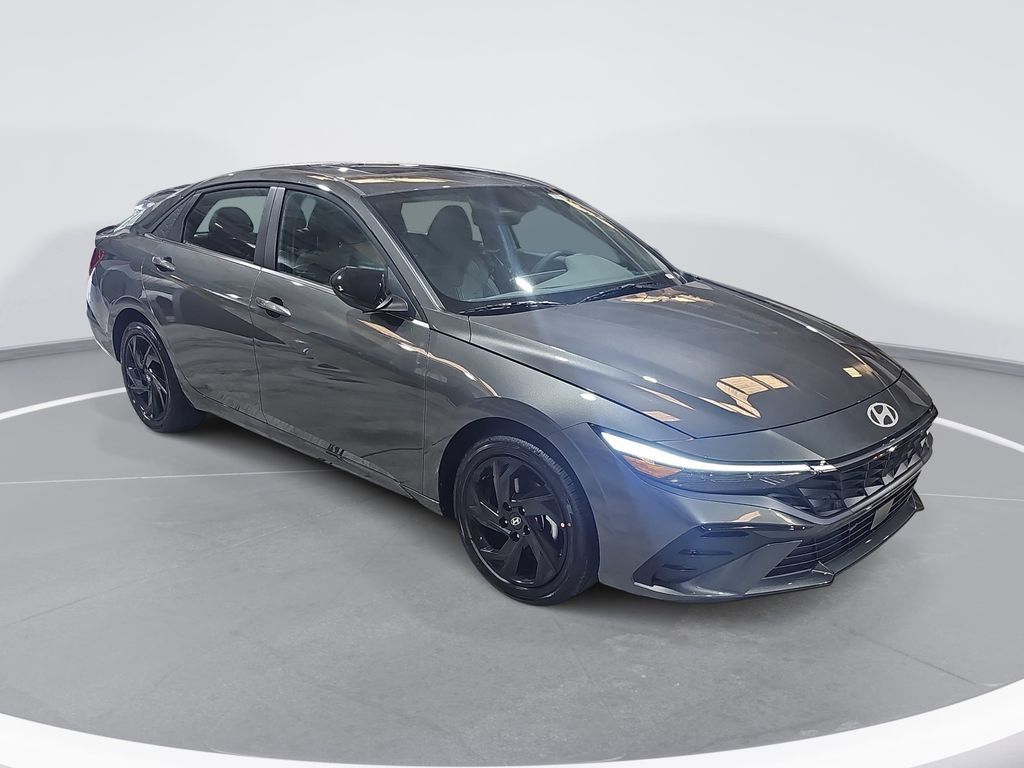 New 2026 Hyundai Elantra SEL Sport Premium FWD image 3