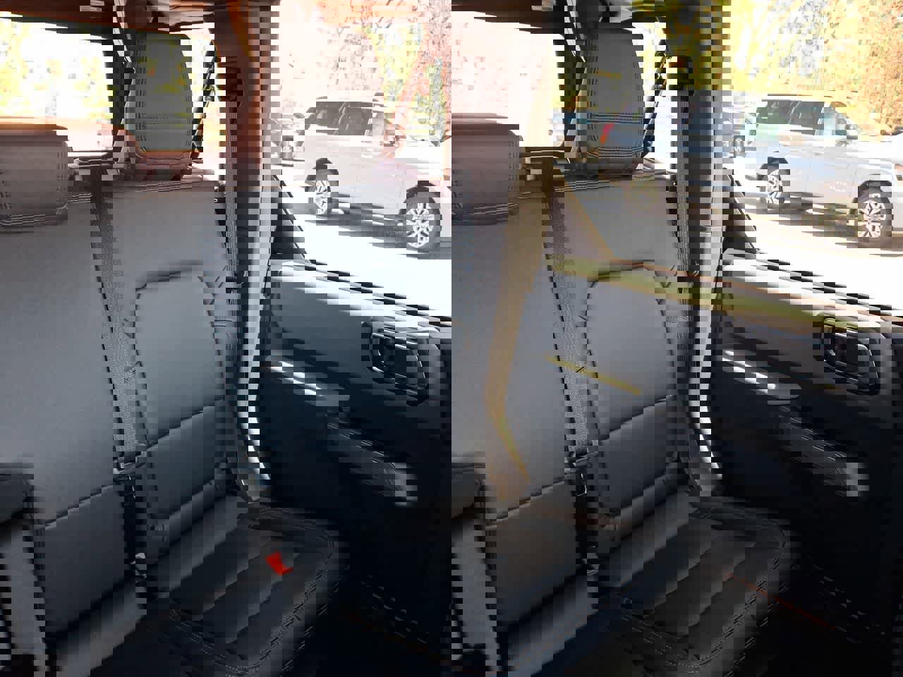 Used 2023 Ford Bronco Badlands image 14