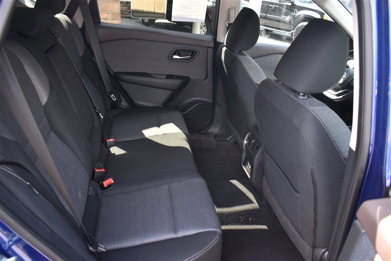 Used 2023 Nissan Rogue SV AWD/4WD image 25