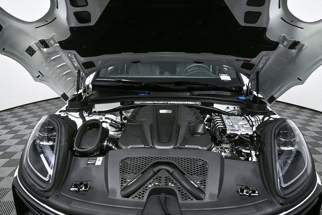 New 2026 Porsche Macan GTS image 43