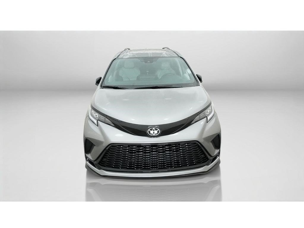 New 2026 Toyota Sienna XSE FWD image 16
