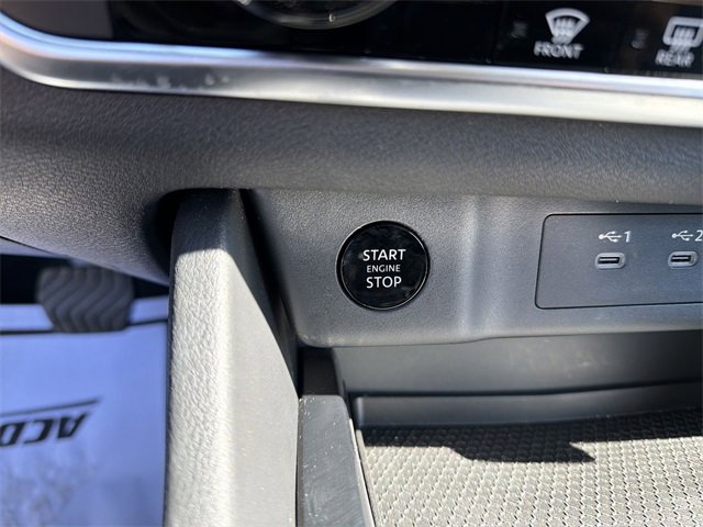 Used 2024 Nissan Rogue SV image 16