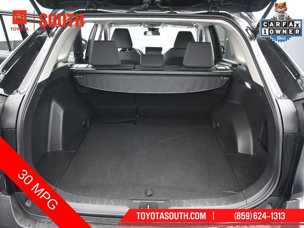 Used 2025 Toyota RAV4 XLE FWD image 27