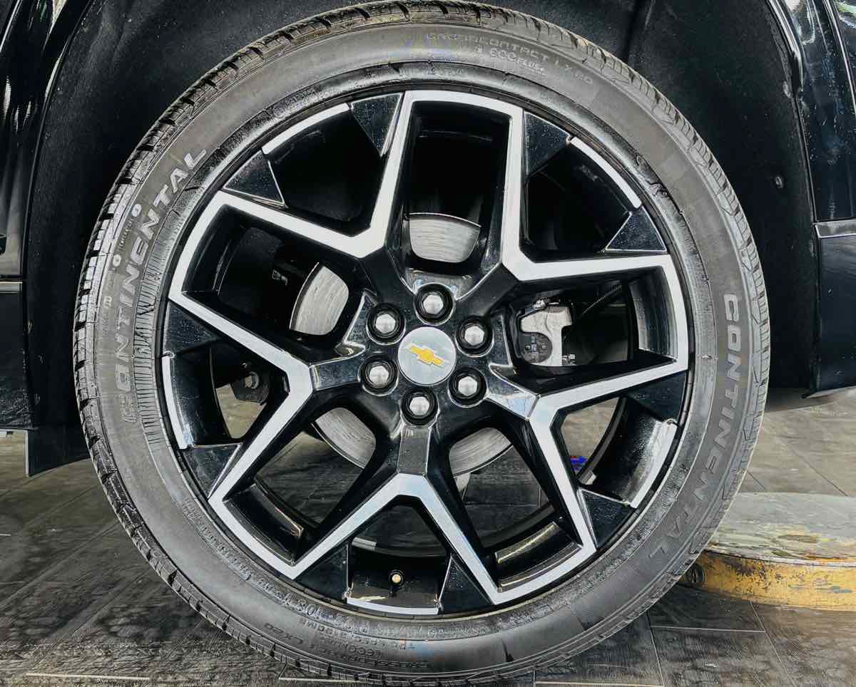 Used 2026 Chevrolet Traverse High Country FWD image 26