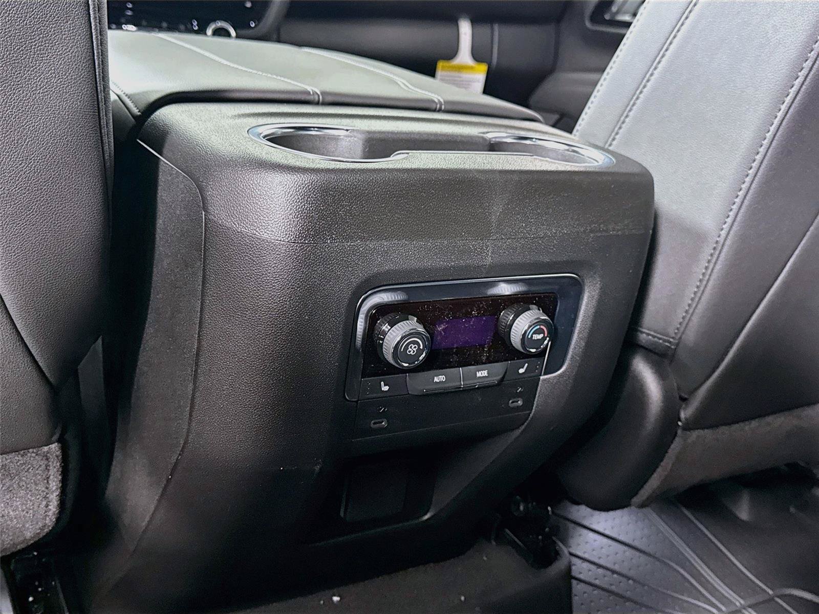 New 2026 Chevrolet Suburban LT w/ Comfort Package AWD/4WD image 19