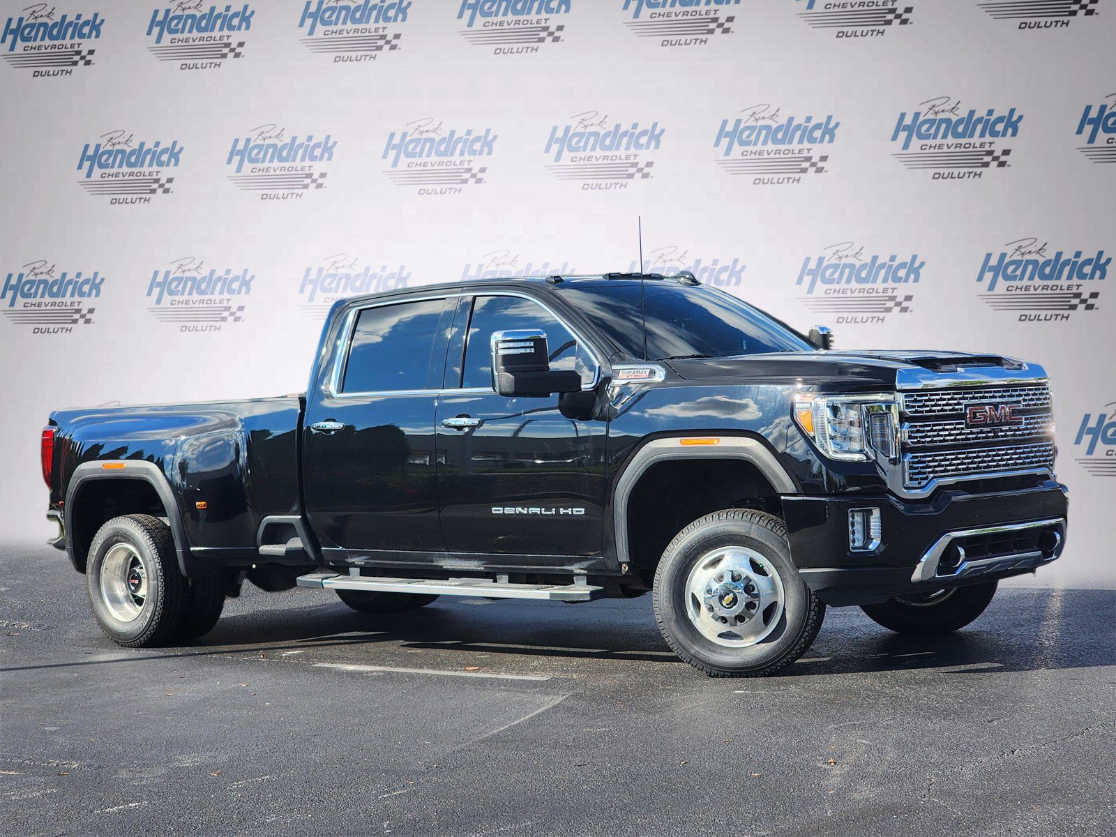 Used 2022 GMC Sierra 3500 Denali image 2