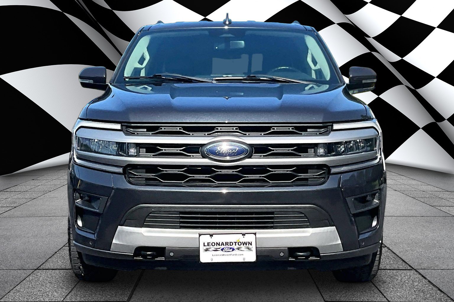 Used 2022 Ford Expedition XLT AWD/4WD image 2