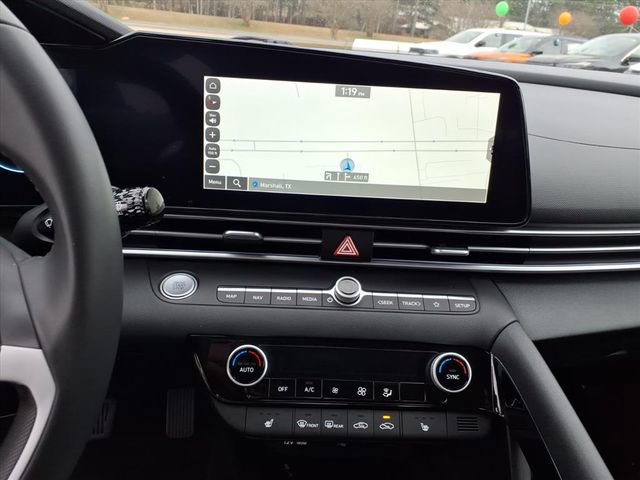 Used 2025 Hyundai Elantra Limited image 16
