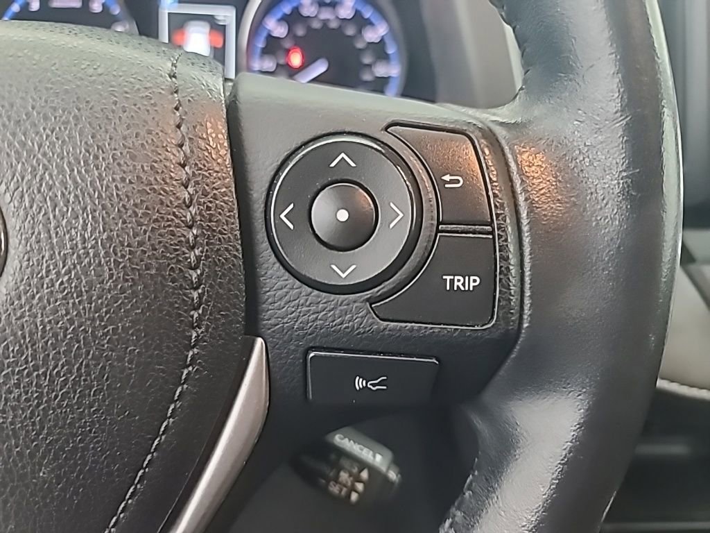 Used 2016 Toyota RAV4 Limited image 31
