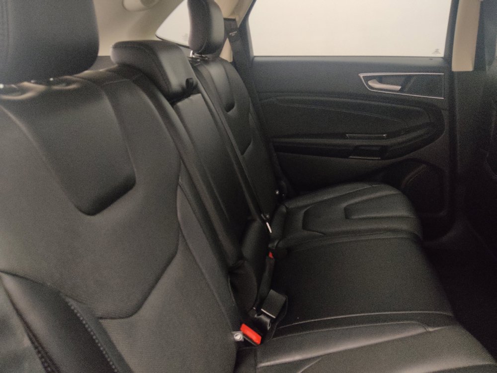 Used 2017 Ford Edge Titanium w/ Equipment Group 301A FWD image 19