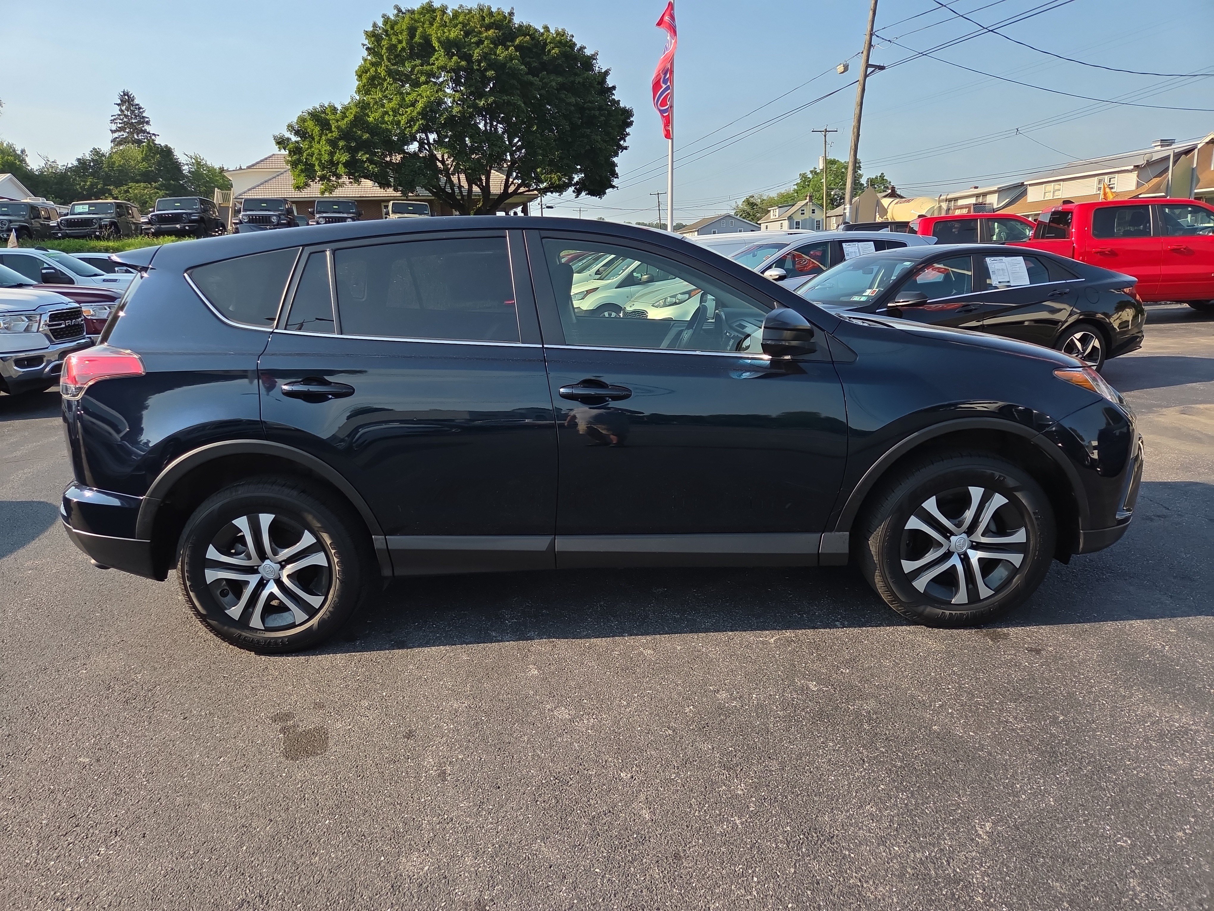 Used 2018 Toyota RAV4 LE w/ All Weather Liner Package AWD/4WD image 2