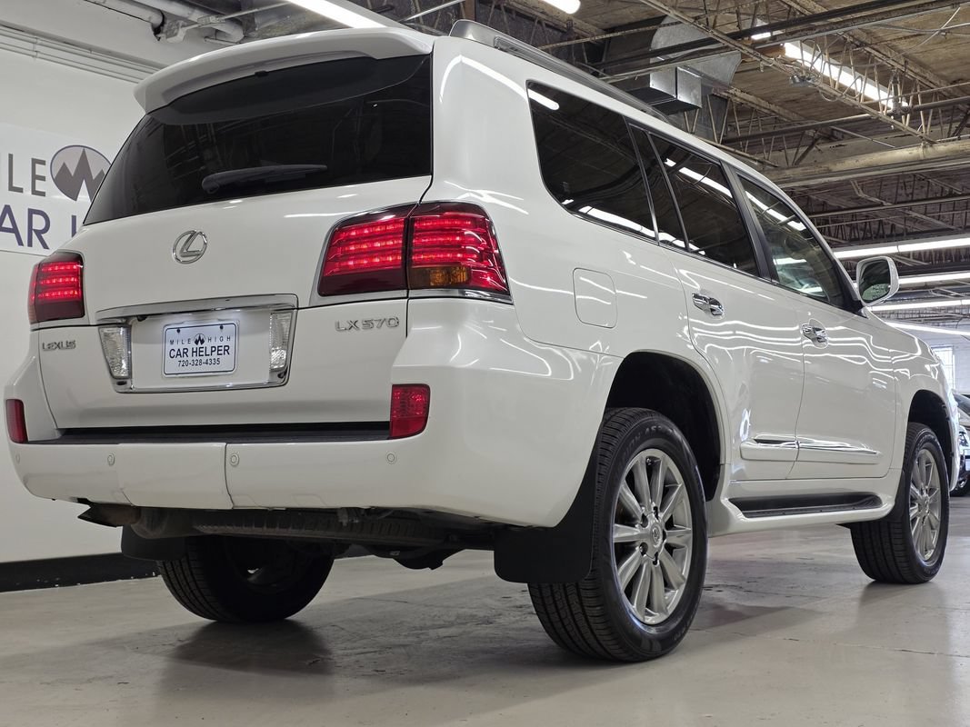 Used 2010 Lexus LX 570 4WD w/ Luxury Pkg image 8