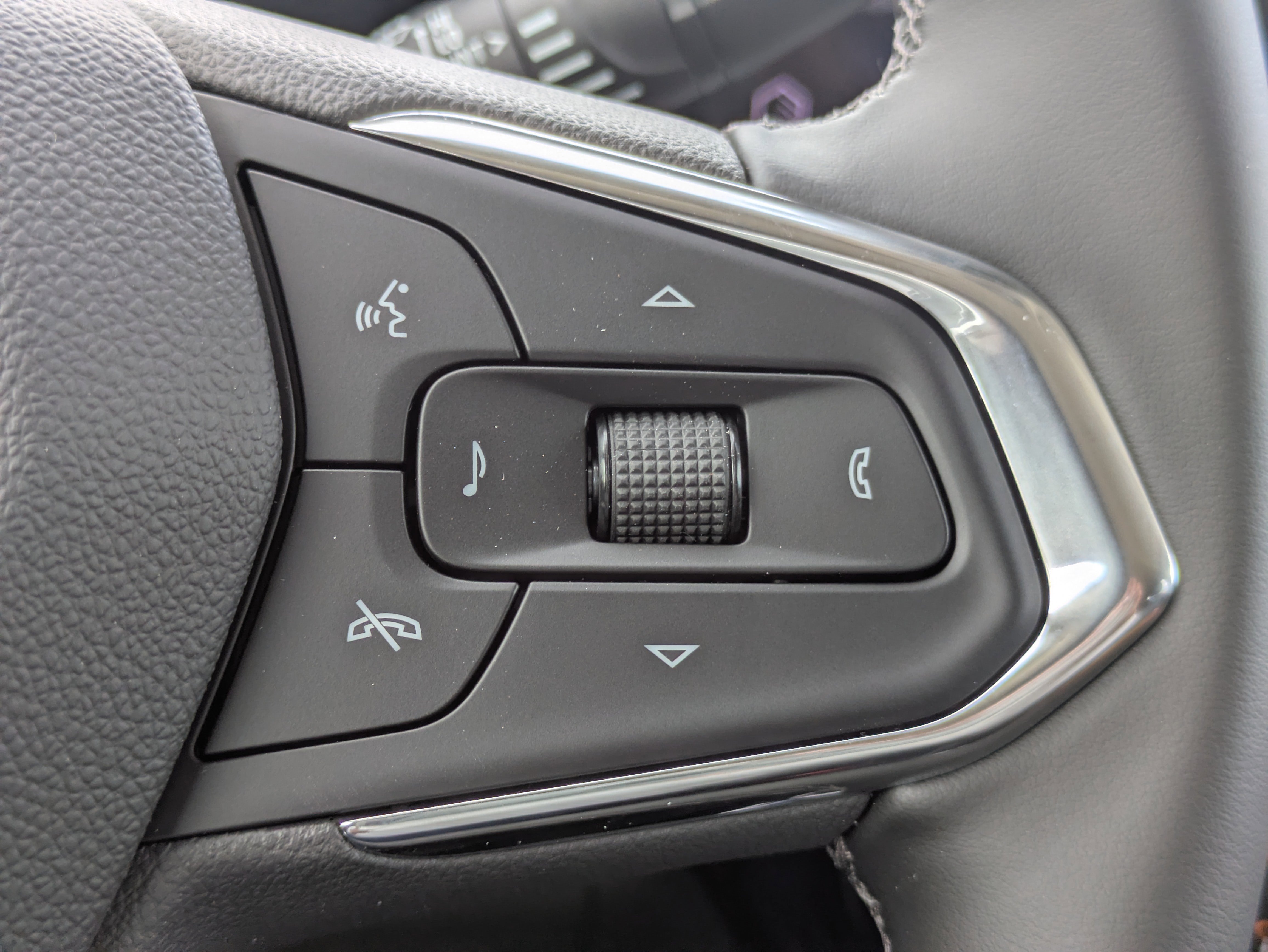 New 2026 Chevrolet Trax LT w/ Driver Confidence Package FWD image 17