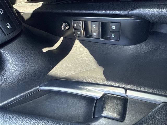 Used 2019 Toyota Camry LE FWD image 13