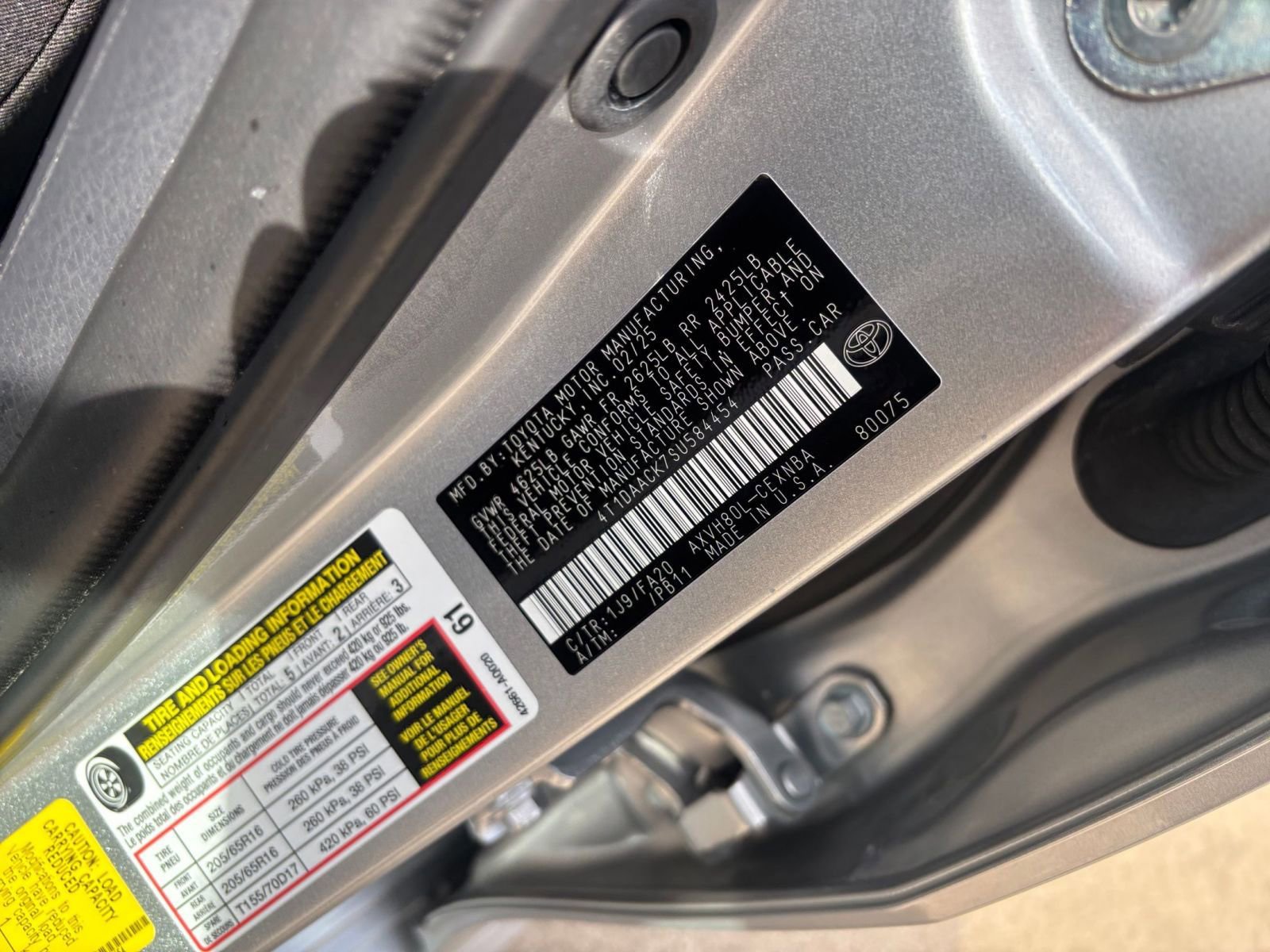 Used 2025 Toyota Camry LE image 28