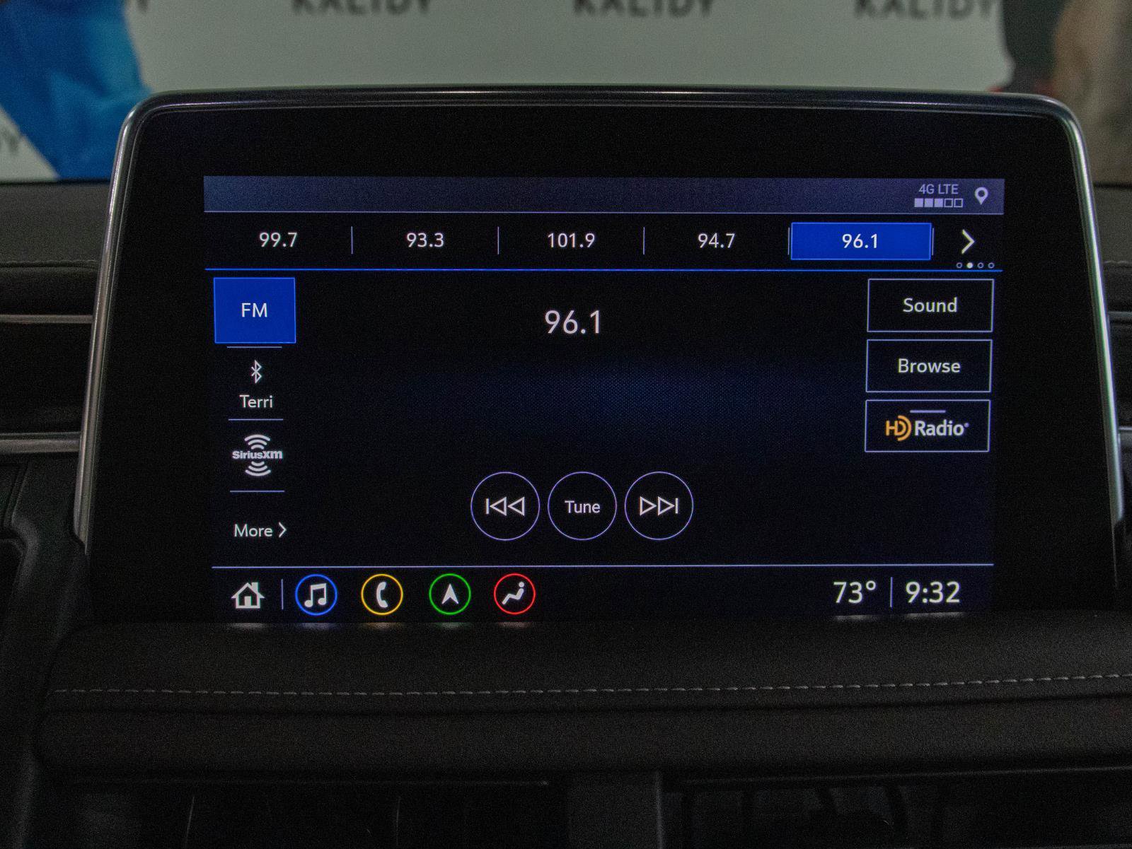 Used 2021 GMC Yukon SLT w/ SLT Luxury Plus Package image 9