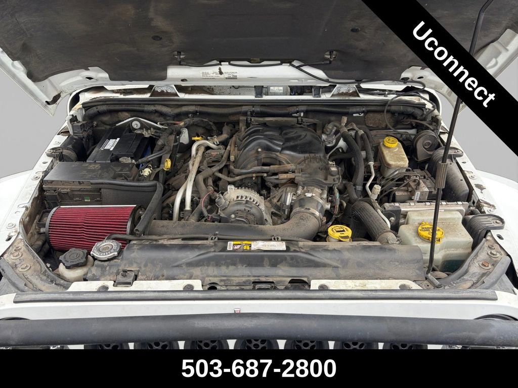 Used 2015 Jeep Wrangler Unlimited Rubicon image 9