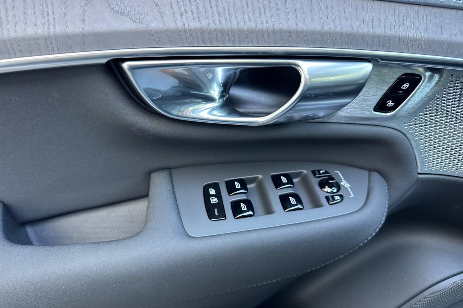 New 2026 Volvo XC90 T8 Ultra w/ Lounge Package AWD/4WD image 14