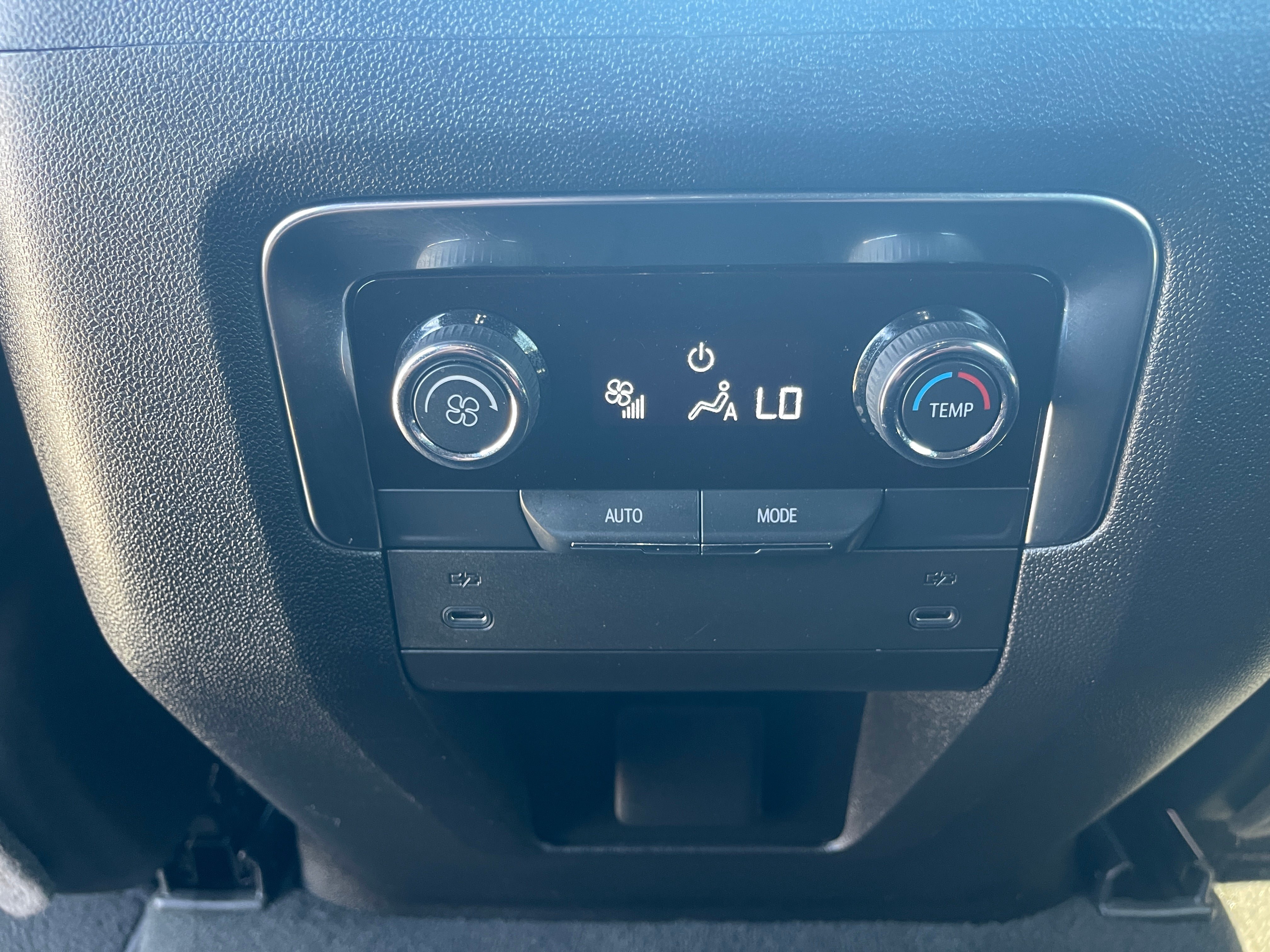 Used 2025 Chevrolet Tahoe LT AWD/4WD image 18