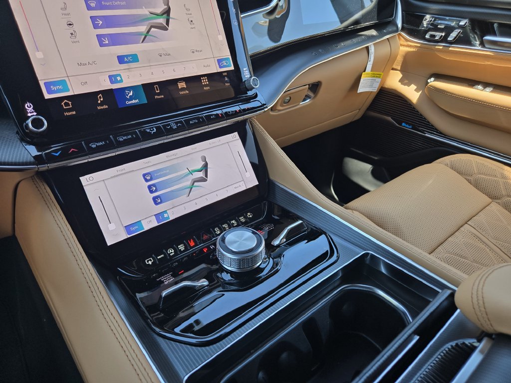 New 2026 Jeep Grand Wagoneer L Summit AWD/4WD image 17