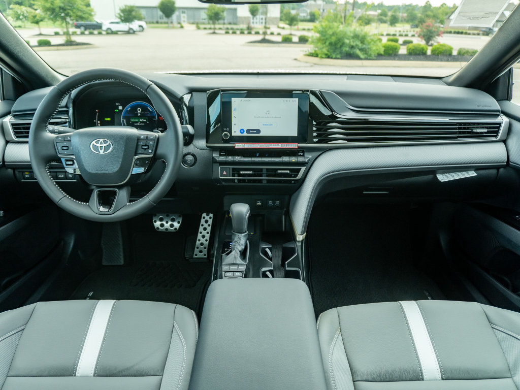 Used 2026 Toyota Camry SE w/ Convenience Package FWD image 20